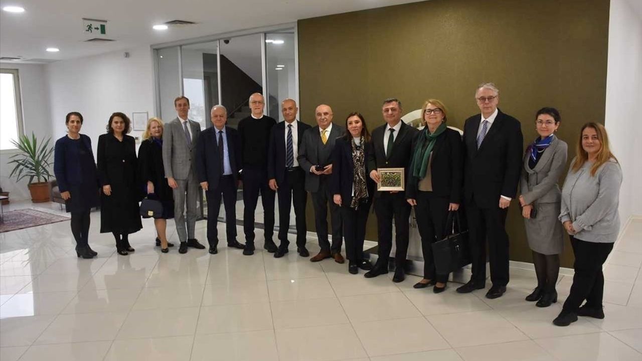 Finlandiya'nın Büyükelçisi Hamalainen, UİB'i Ziyaret Etti