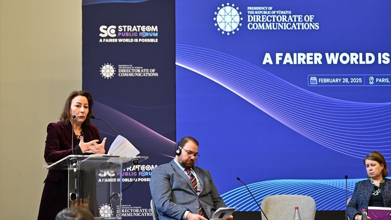 Fransa'da 'Daha Adil Bir Dünya Mümkün' Paneli Düzenlendi