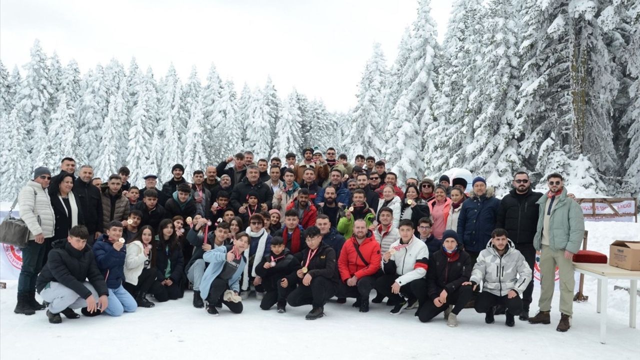 Geleneksel Kızak Yarışları Bolu'da Heyecanla Gerçekleşti