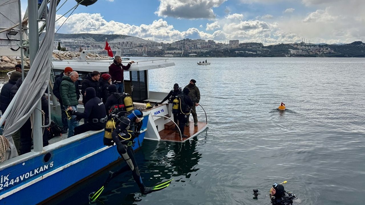 Gemlik'te Dalgıçlar Marmara Denizi'nde Yoğun Müsilajı Görüntüledi
