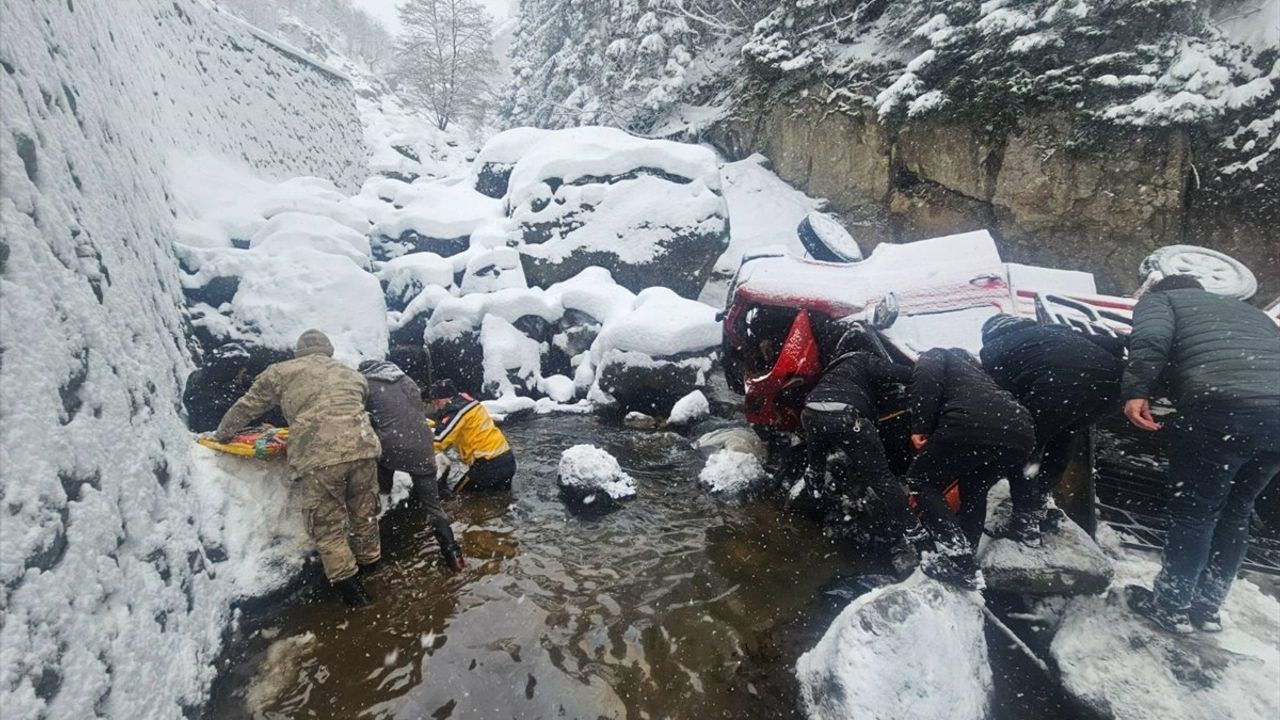 Gümüşhane'de Trafik Kazası: 5 Yaralı