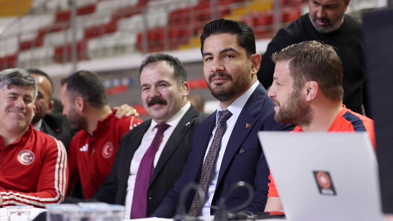 Güreşte Olimpiyat Başarısı İçin Altyapıya Yatırım Yapılıyor