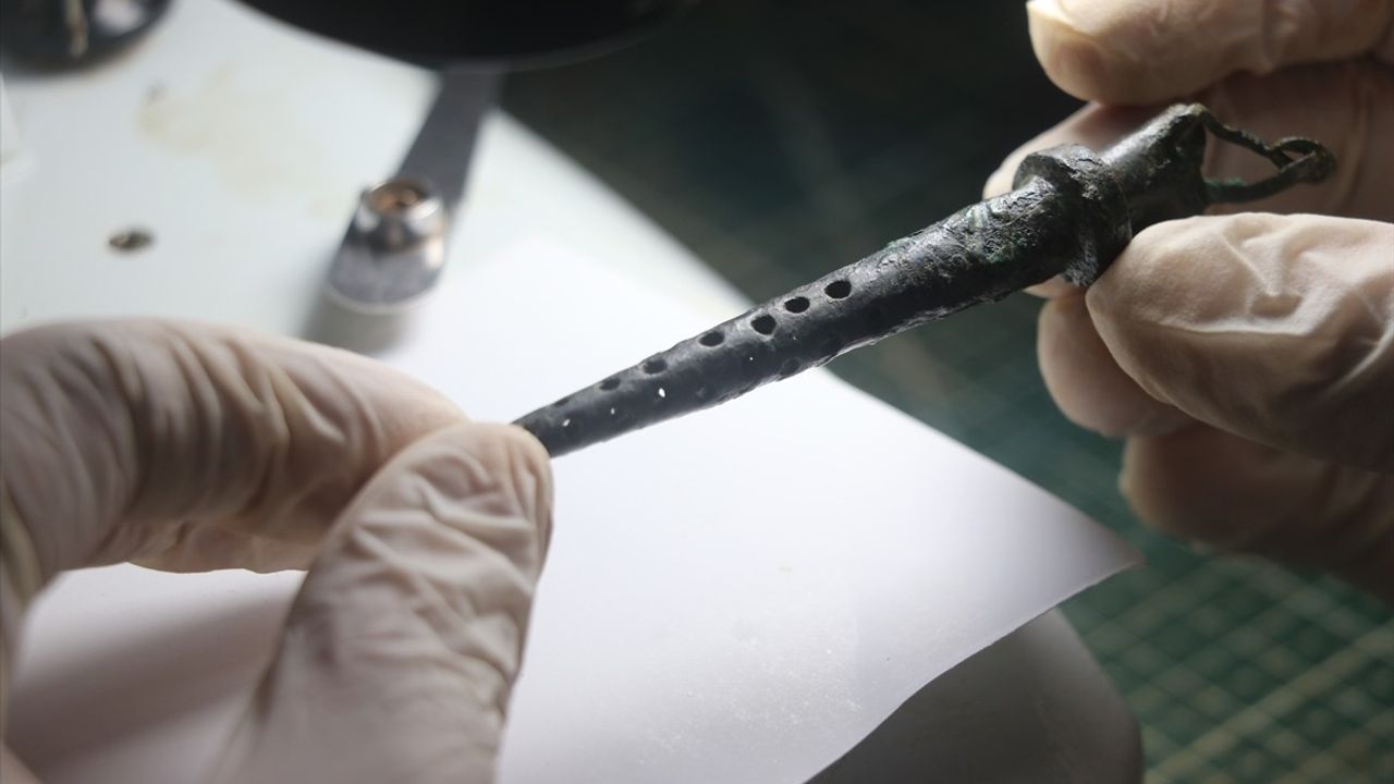 Hadrianopolis Antik Kenti'nde İçecek Filtresi Olarak Kullanılan Bronz Obje Bulundu