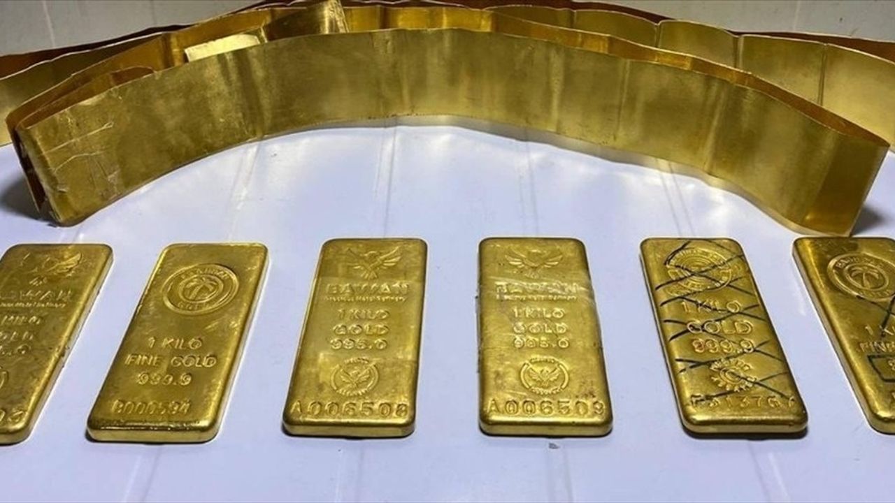 Hakkari'de 8 Kilogram Gümrük Kaçağı Altın Ele Ge geçirildi