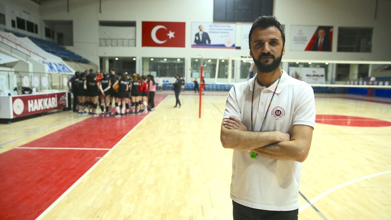 Hakkari'nin Kadın Voleybol Takımı 1. Lig Hedefinde