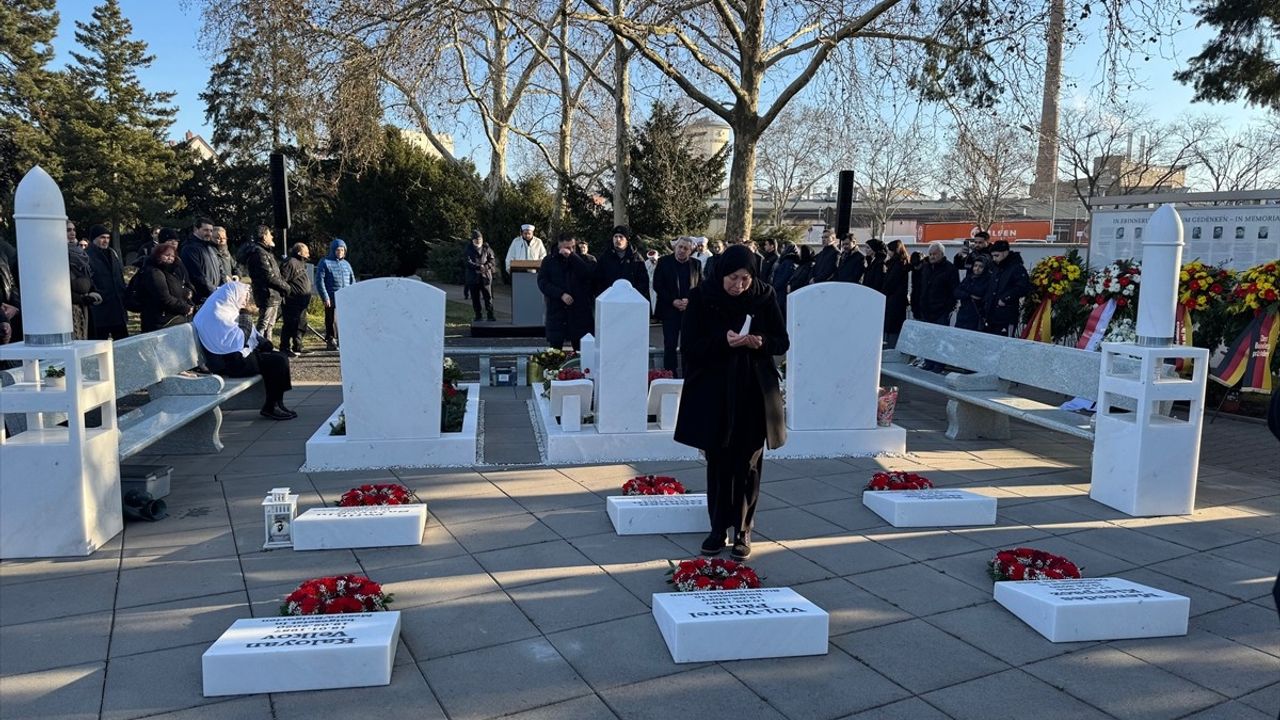 Hanau’daki Irkçı Terör Saldırısında Hayatını Kaybedenler Anıldı