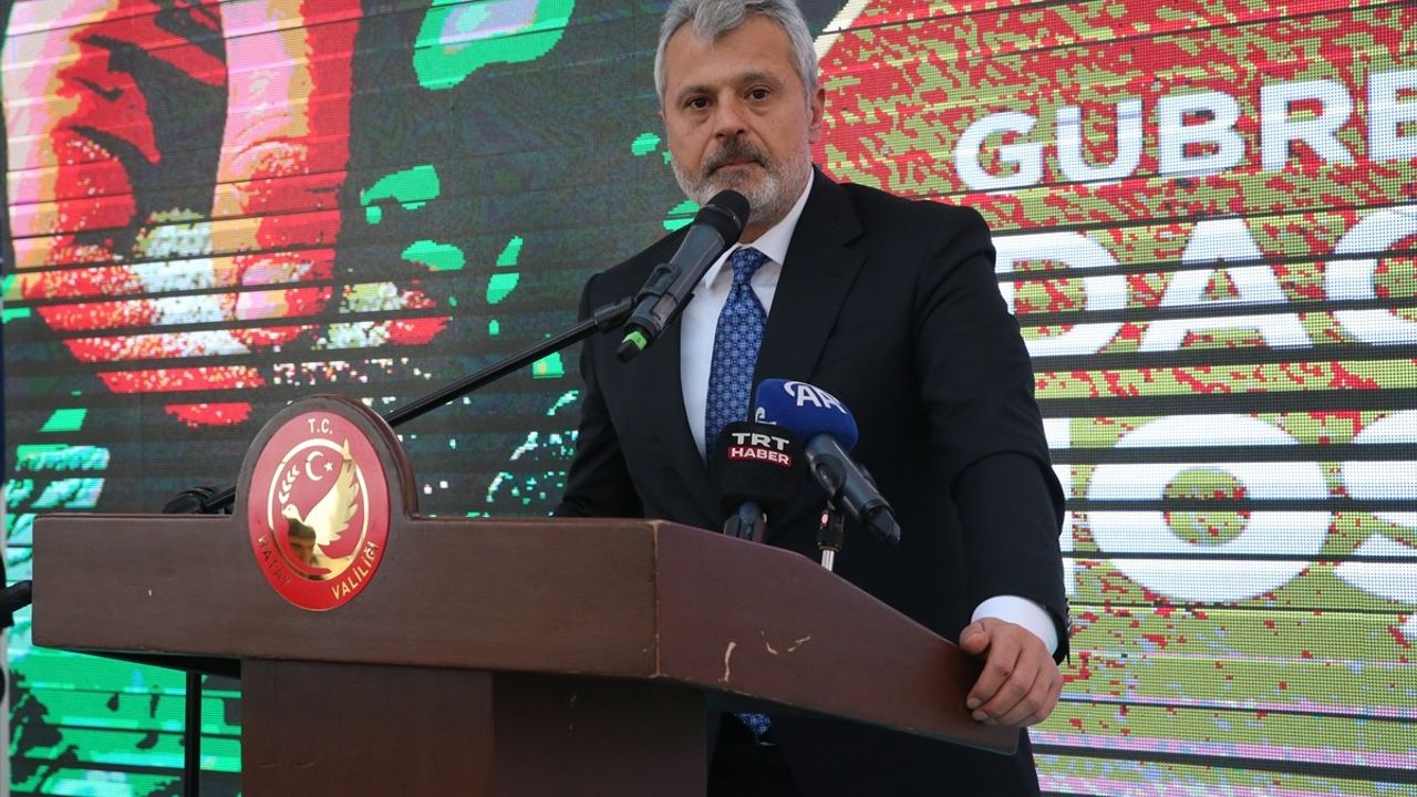 Hatay'da Depremzedelere Tarım Desteği: 3 Bin 192 Üreticiye Ekipman Dağıtıldı