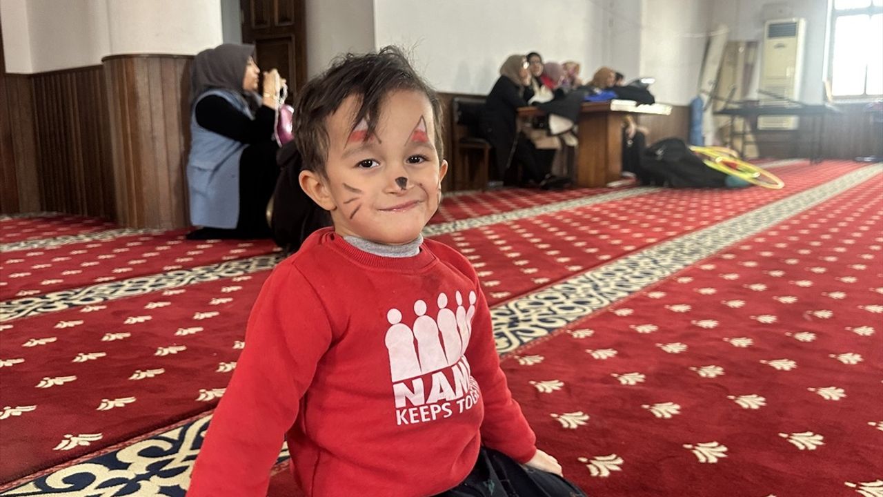 Hatay'da Yetim Çocuklar İçin Neşeli Etkinlik Düzenlendi