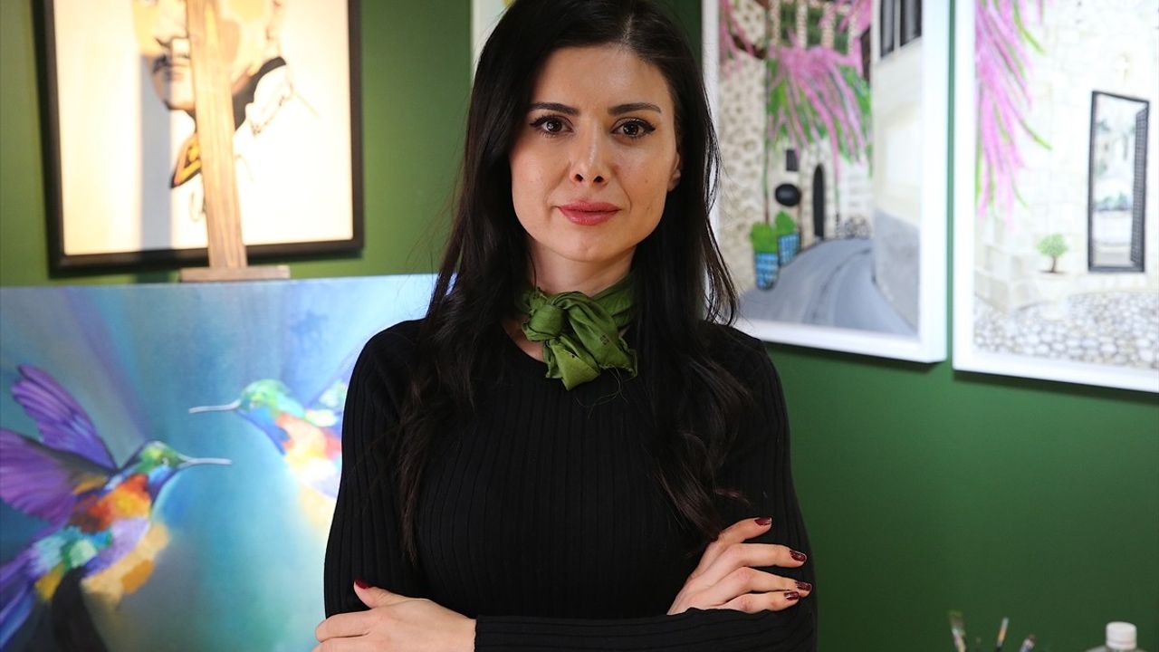 Hatay'ın Kültür ve Sanat Çarşısı, Depremzede Ressam Derya Tatlıcı'ya Umut Oldu