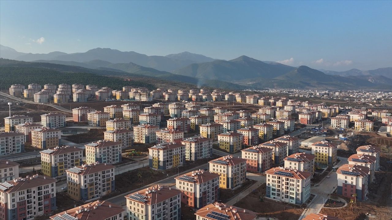 Hataylı Polat Ailesine Yeni Evleri Teslim Edildi