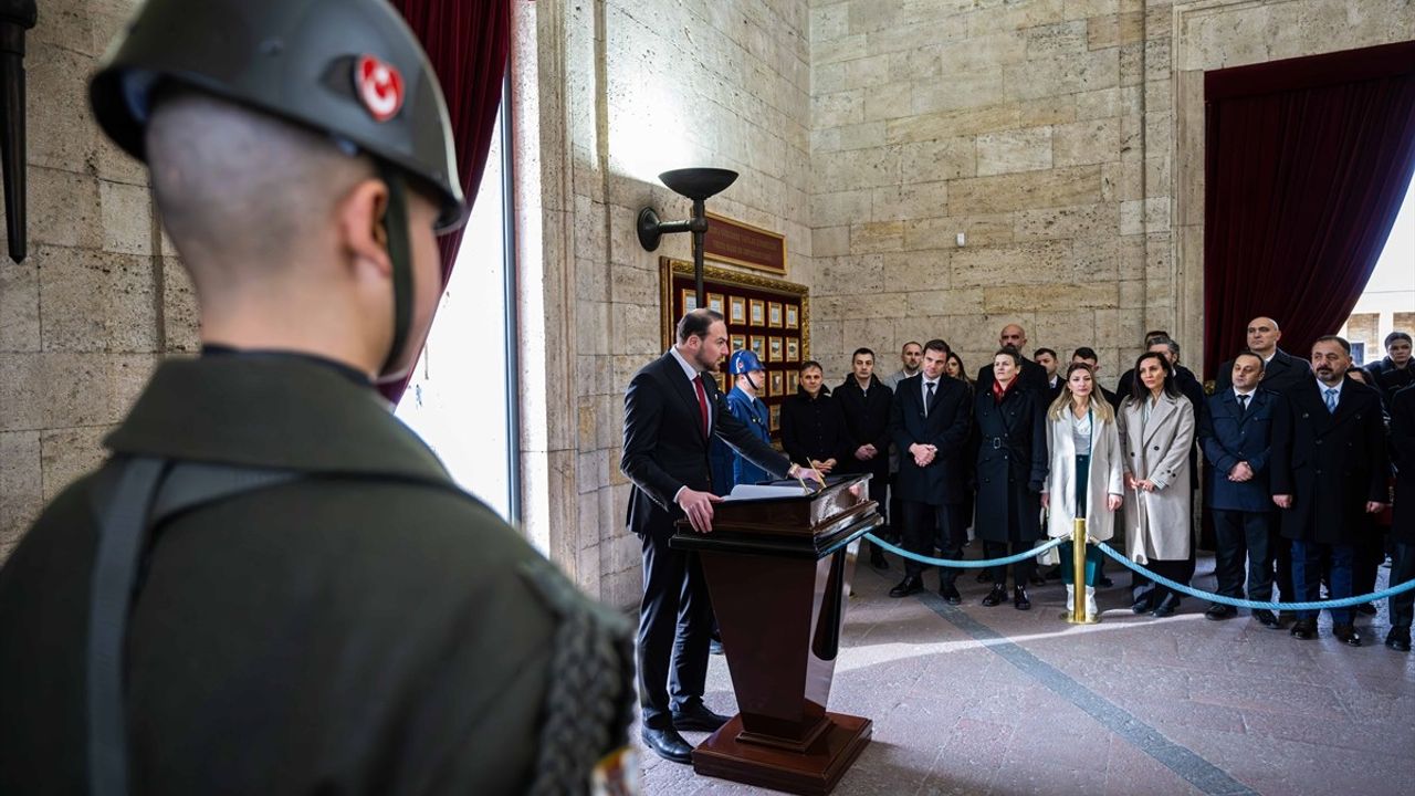 Hentbol Federasyonu Yönetimi Anıtkabir'i Ziyaret Etti
