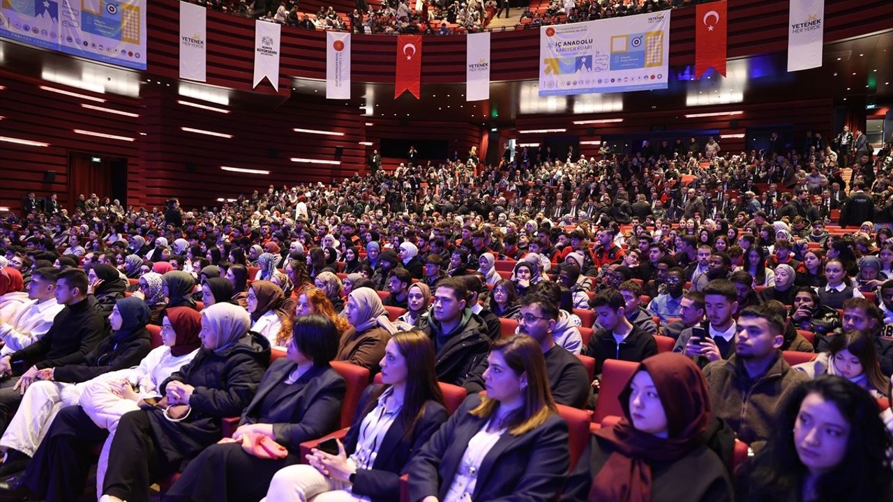 İç Anadolu Kariyer Fuarı 'İKAF'25' Konya'da Başladı