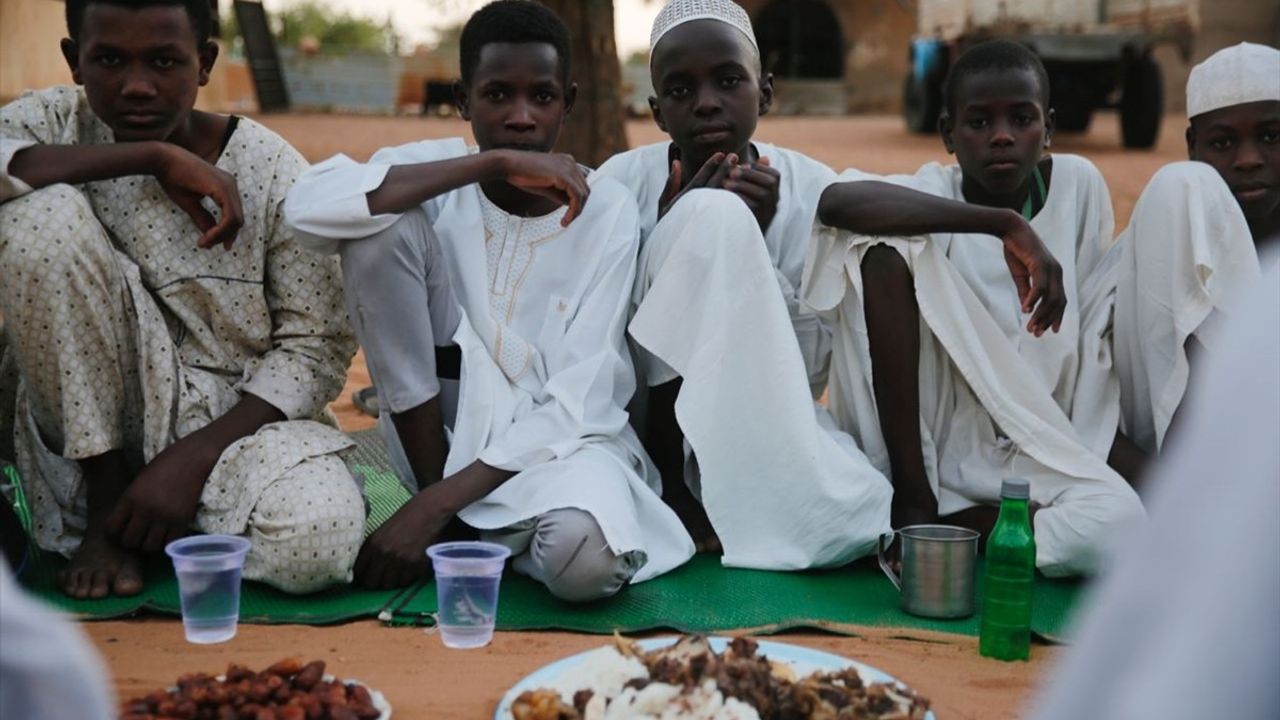 İHH, Ramazan'da 67 Ülkede 4 Milyon Kişiye Yardım Ulaştıracak