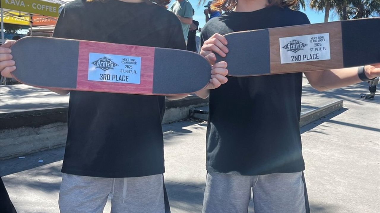 İkiz Kaykaycılar Efe ve Ege Tok, ABD Yarışmasında Podyuma Çıktı