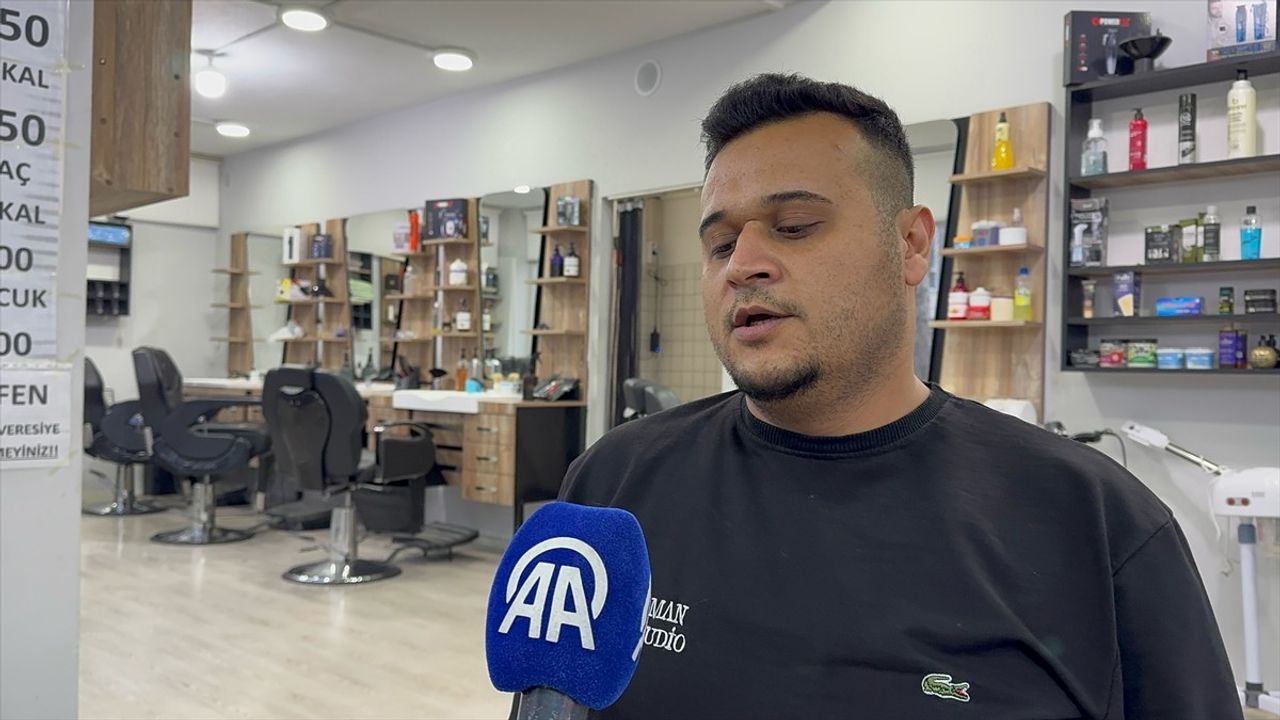 Isparta'da Berber Dükkanına Taşlı Saldırı Güvenlik Kamerasında