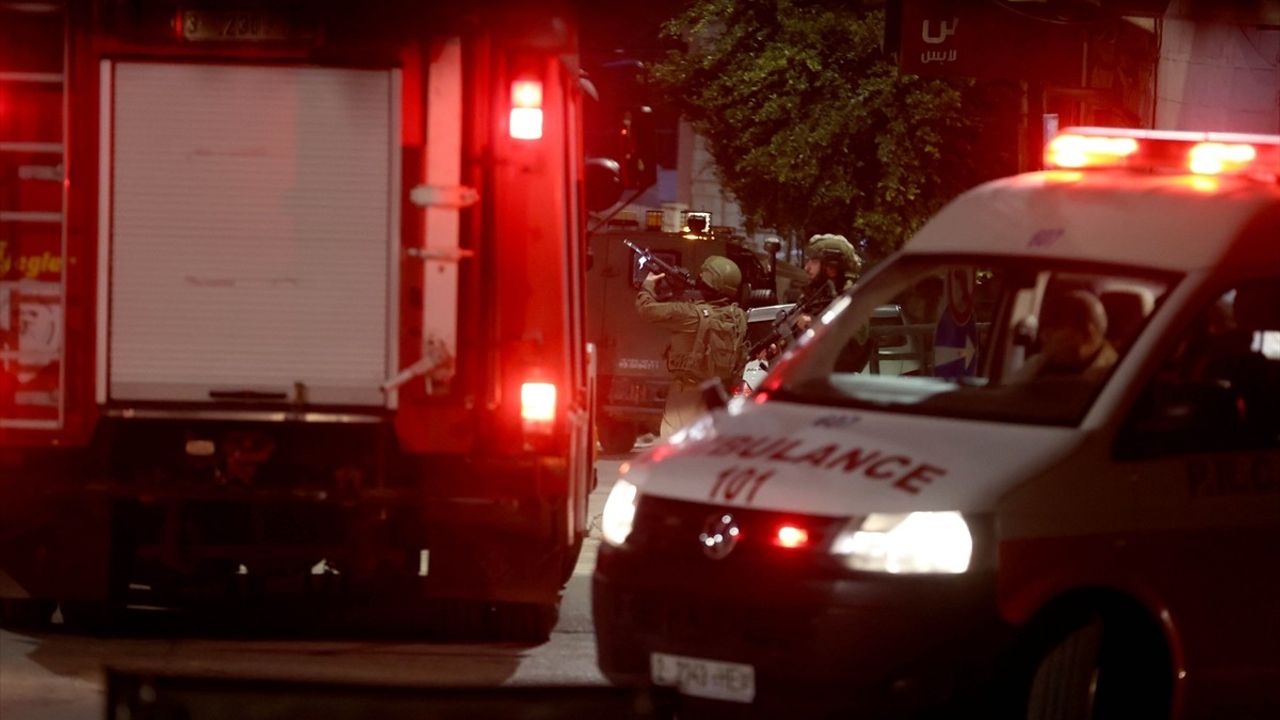 İsrail Askerleri Nablus'ta Bir Filistinliyi Öldürdü, Dört Kişi Yaralandı