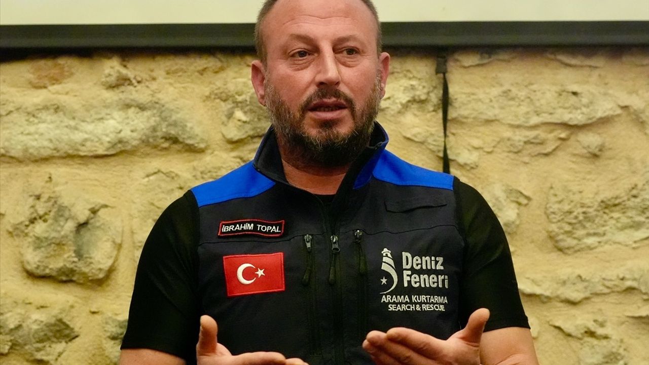 İstanbul'da 'Afetlerde Sivil Toplumun Stratejik Rolü' Paneli Gerçekleştirildi