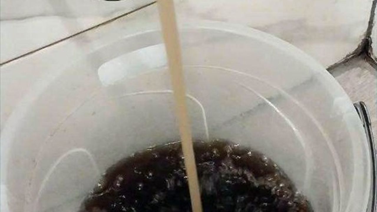 İstanbul'da Musluklardan Kirli Su Akan Vatandaşlar Tepkili