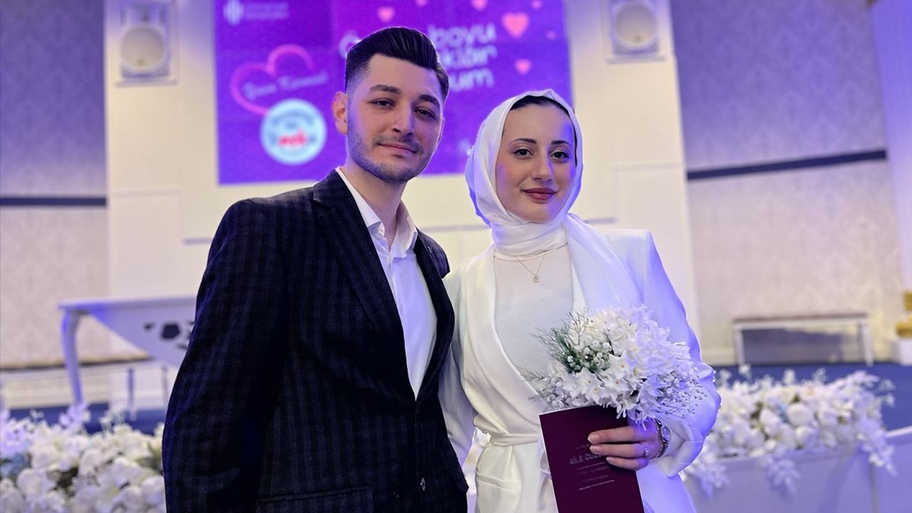 İstanbul'da Sevgililer Günü'nde 407 Çift Nikahlandı