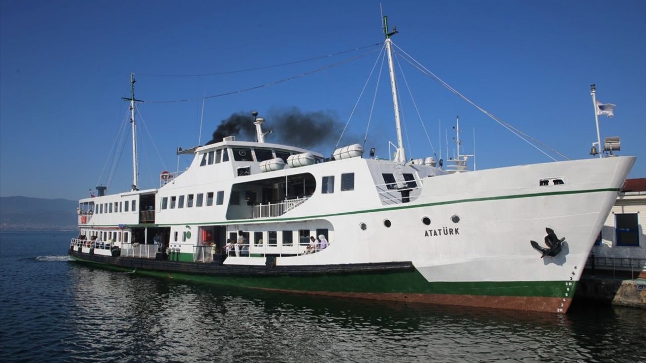 İzmit Körfezi'nin Emektarı Atatürk Vapuru, 2027'de Elektrikli Dönüşüm Geçirecek