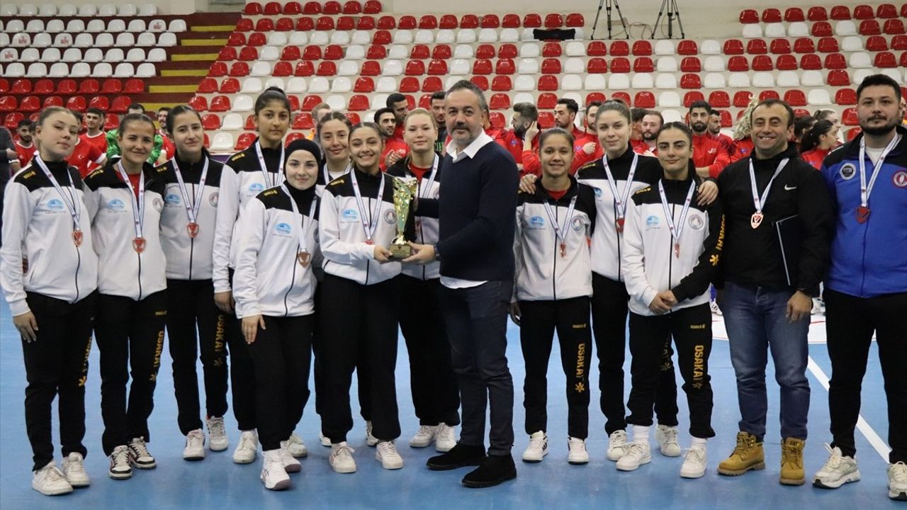 Kaltun Madran Su Ege Yıldızları Avrupa Hokey Kadınlar Salon Kulüpler Kupası'nda Mücadele Edecek