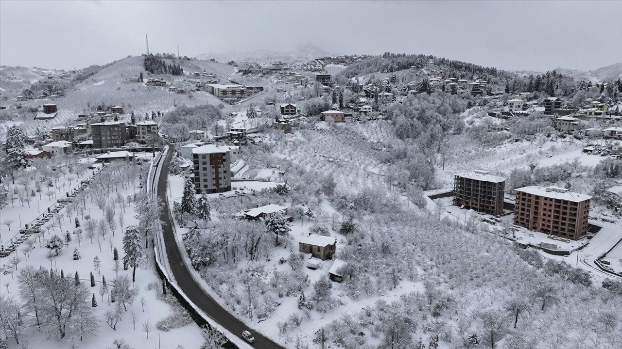 Karadeniz'de Olumsuz Hava Şartları, 1537 Yerleşim Yerini İzole Etti