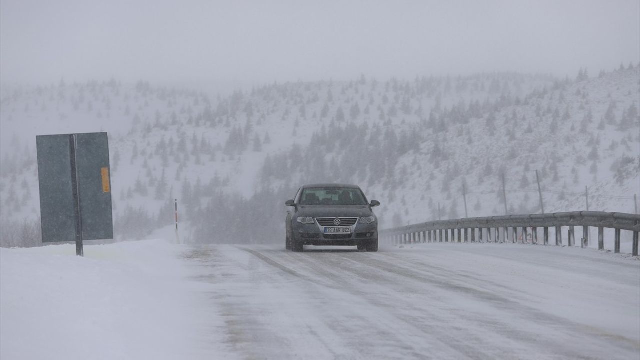 Karaman Sertavul Geçidi'nde Tipi Etkisi: Görüş Mesafesi Düşüyor