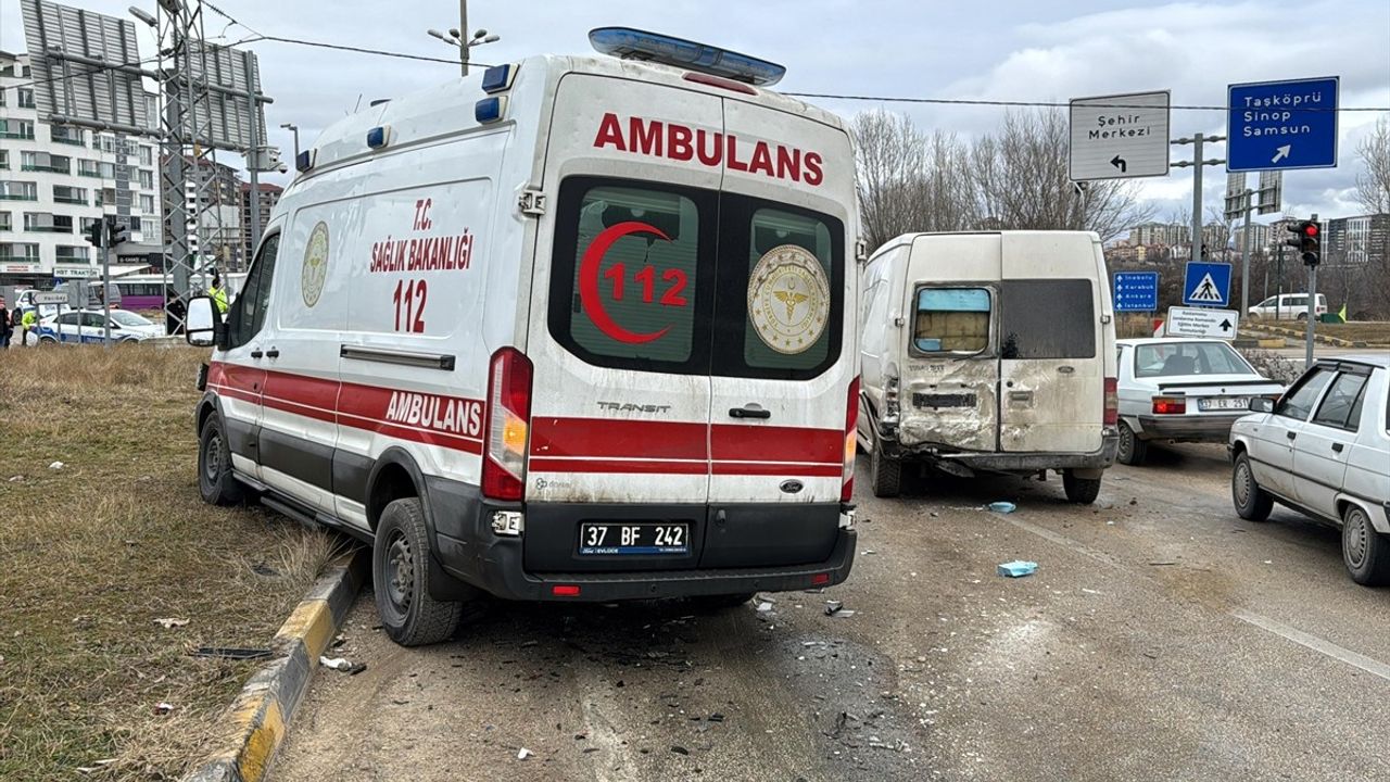 Kastamonu'da 7 Araçlı Zincirleme Trafik Kazası: 1 Yaralı