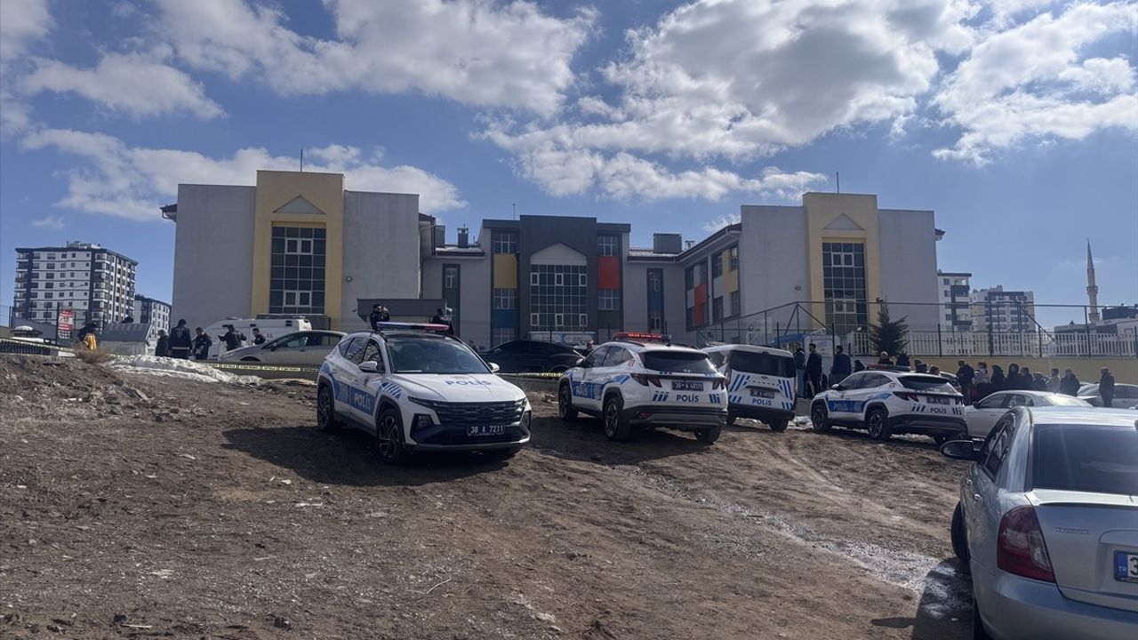 Kayseri'de Boşandığı Eşini Öldüren Adam İntihar Etti