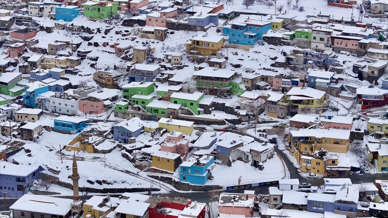 Kayseri'nin Renkli Evleri Karla Kaplandı