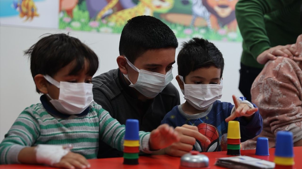 Kayseri Şehir Hastanesi'nde Lösemili Çocuklar için Zeka Oyunları Etkinliği