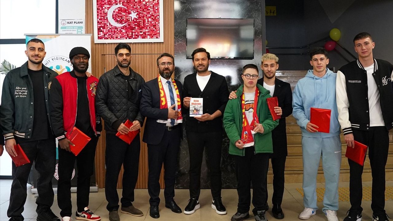 Kayserispor, Özel Eğitim Okulu'nu Ziyaret Etti