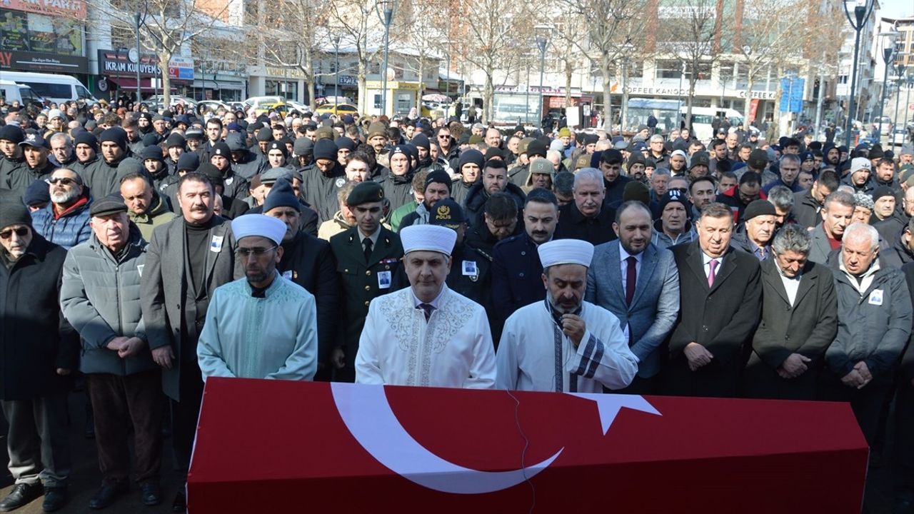 Kıbrıs Gazisi Emekli Başkomiser Ali Şencan Son Yolculuğuna Uğurlandı