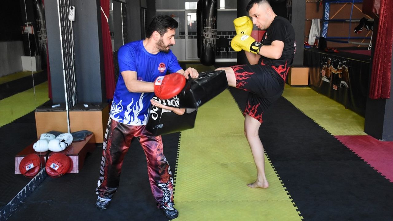 Kick Boks ile Kilo Vedim, Birinci Oldum: Mesut Tatlıcan'ın Başarı Hikayesi