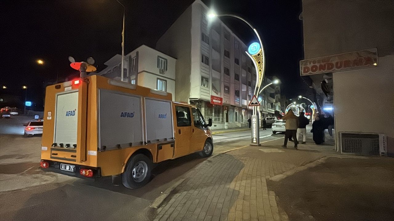 Kocaeli'de Bina Tahliyesi: Banyodaki Fayans Düşmesi Panik Yarattı