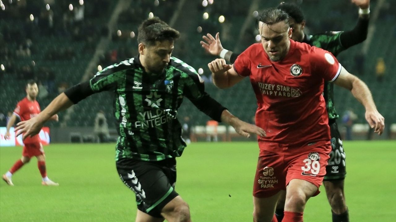 Kocaelispor, Ahlatcı Çorum FK'yi 2-0'la Geçti