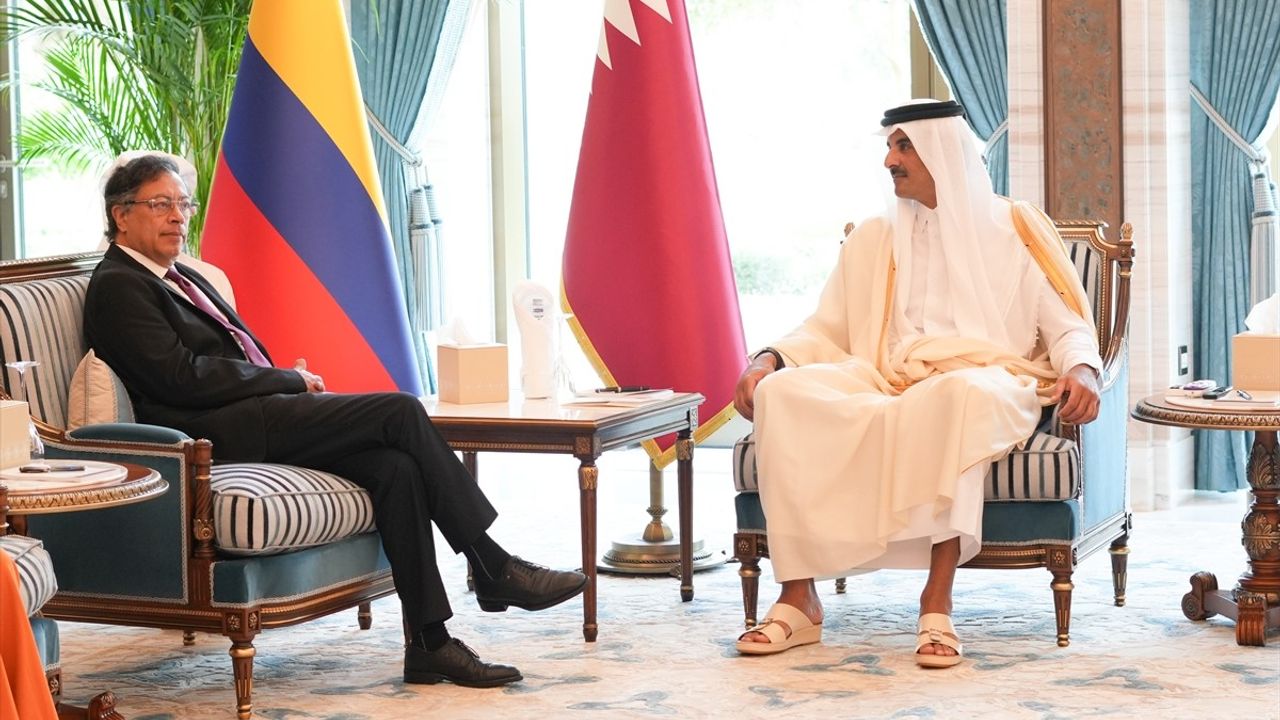 Kolombiya Cumhurbaşkanı Petro'dan Yeni Hava Yolu Rotası Müjdesi