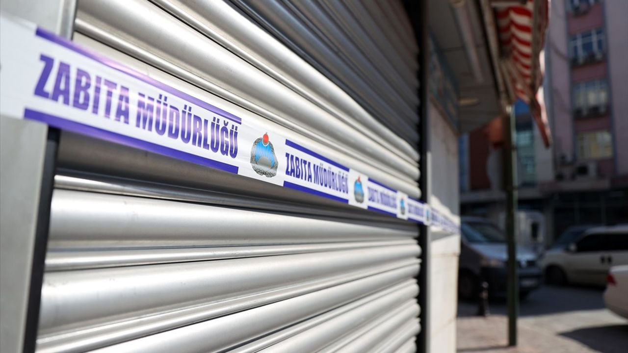 Konya'da Tehlikeli İki Bina Mühürlendi