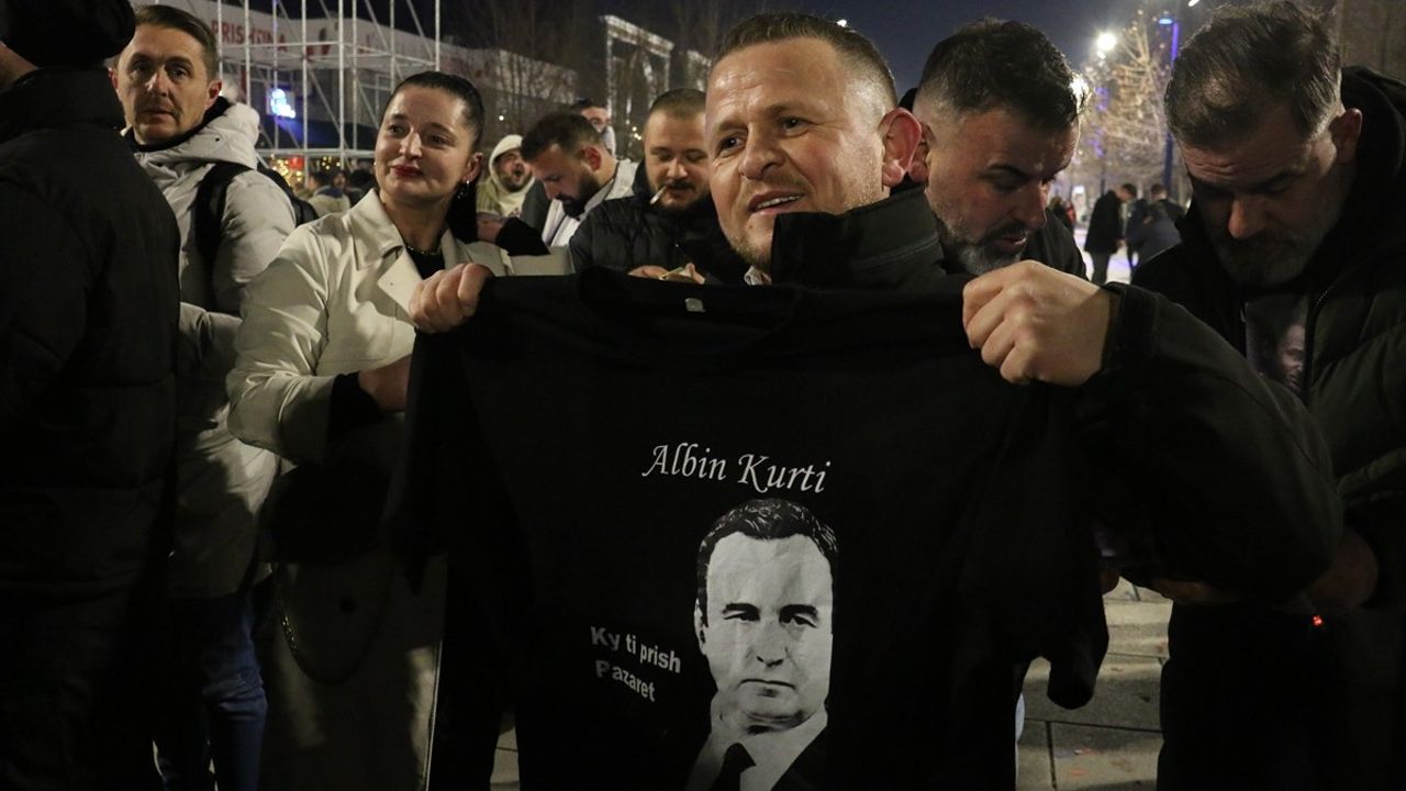 Kosova'da Genel Seçim Sonuçları: Albin Kurti Zaferini İlan Etti