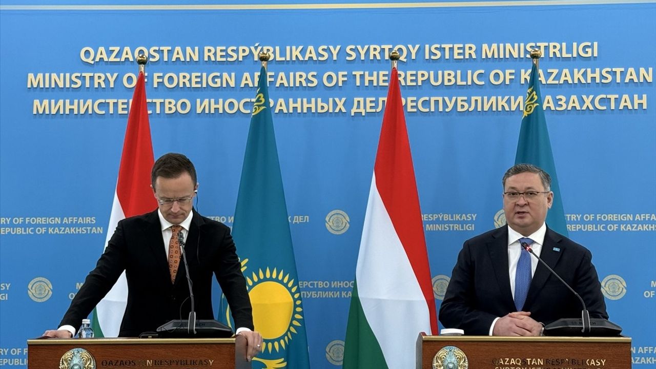 Macaristan ve Kazakistan'dan Rusya-Ukrayna Savaşı'na Ortak Destek