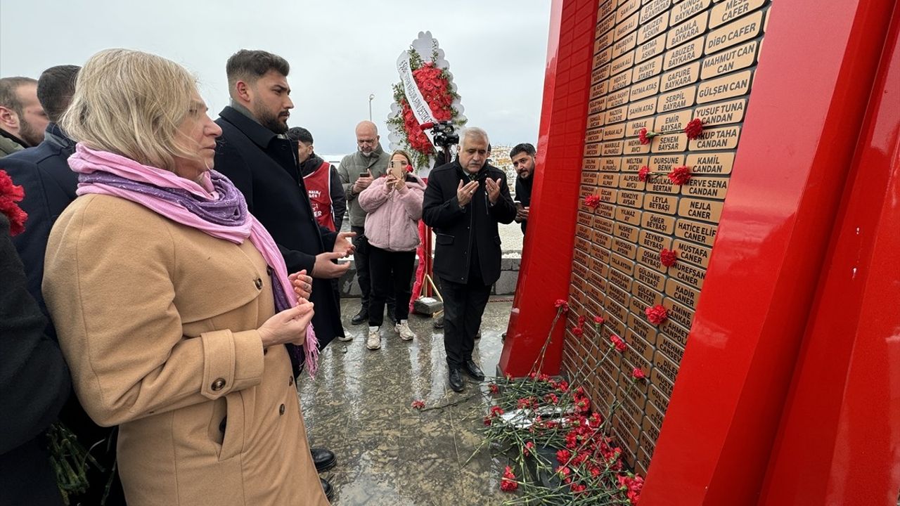 Malatya'da 6 Şubat Depremleri İçin Anma Programı Düzenlendi