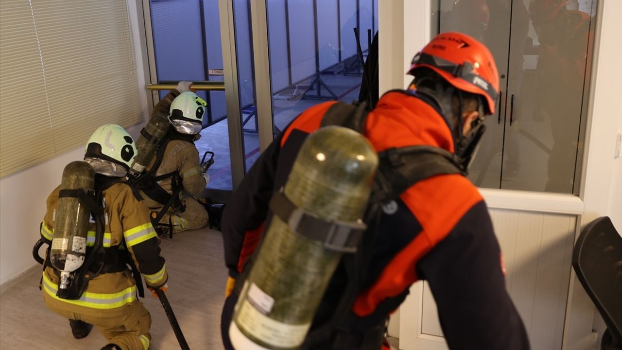 Mardin'de Tekstil Fabrikasında Yangın ve Tahliye Tatbikatı Gerçekleştirildi