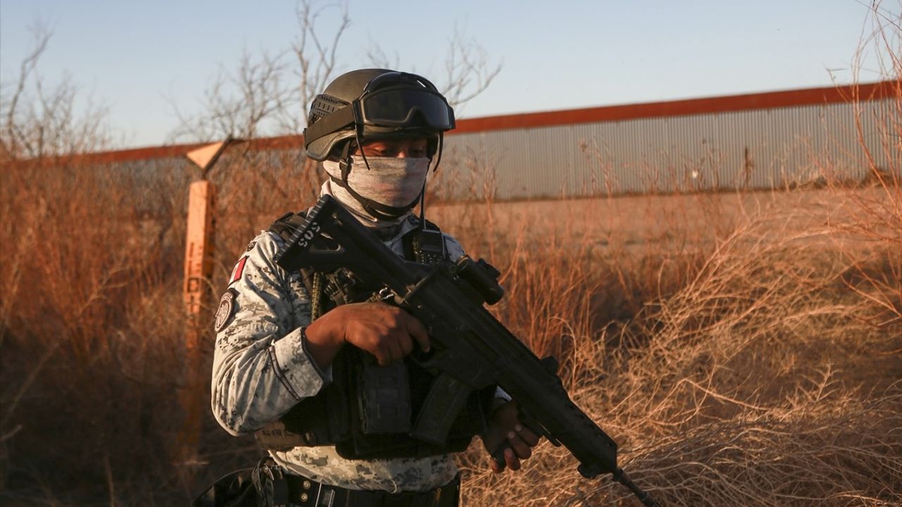 Meksika, ABD Sınırında 10 Bin Askerle Güvenlik Önlemlerini Artırdı