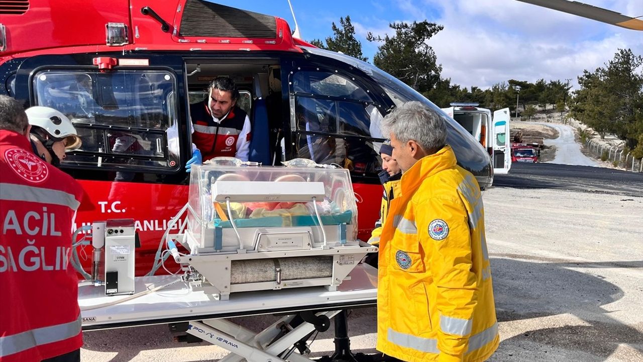 Mersin'de Ambulans Helikopterle İkiz Bebeğe Kurtarma Operasyonu