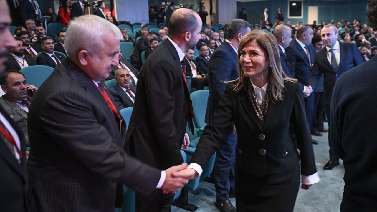 MHP Şiirsel Bir Türk Yüzyılı İçin Eğitim Programı Düzenliyor