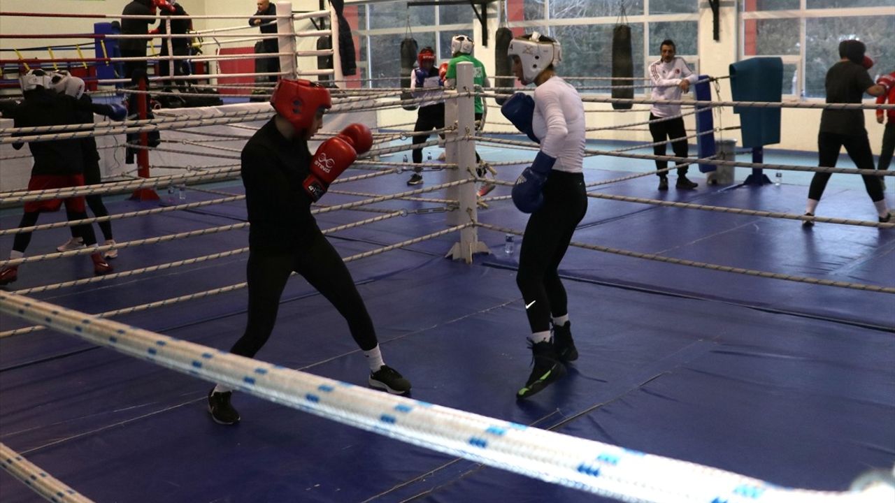 Milli Boksör Ayşen Taşkın Şampiyonluk İçin Hazırlanıyor