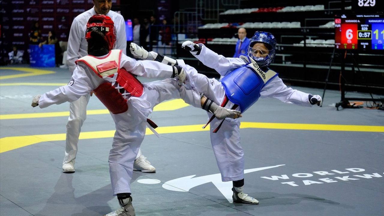 Milli Sporcular, Türkiye Açık Tekvando Turnuvası'nda 36 Madalya Kazandı