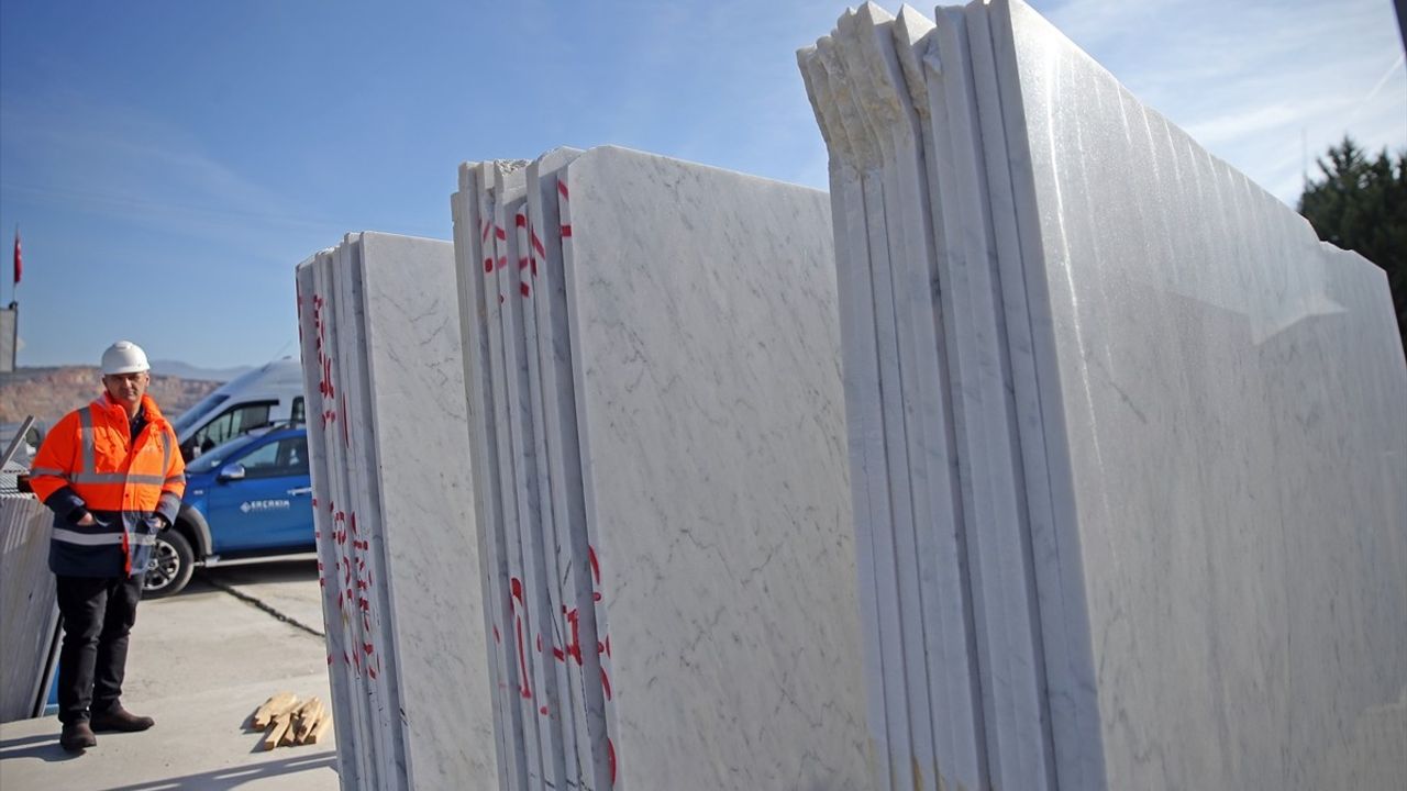 Muğla Beyaz Mermeri: Dünyanın İkonik Yapılarında Tercih Edilen Doğal Taş