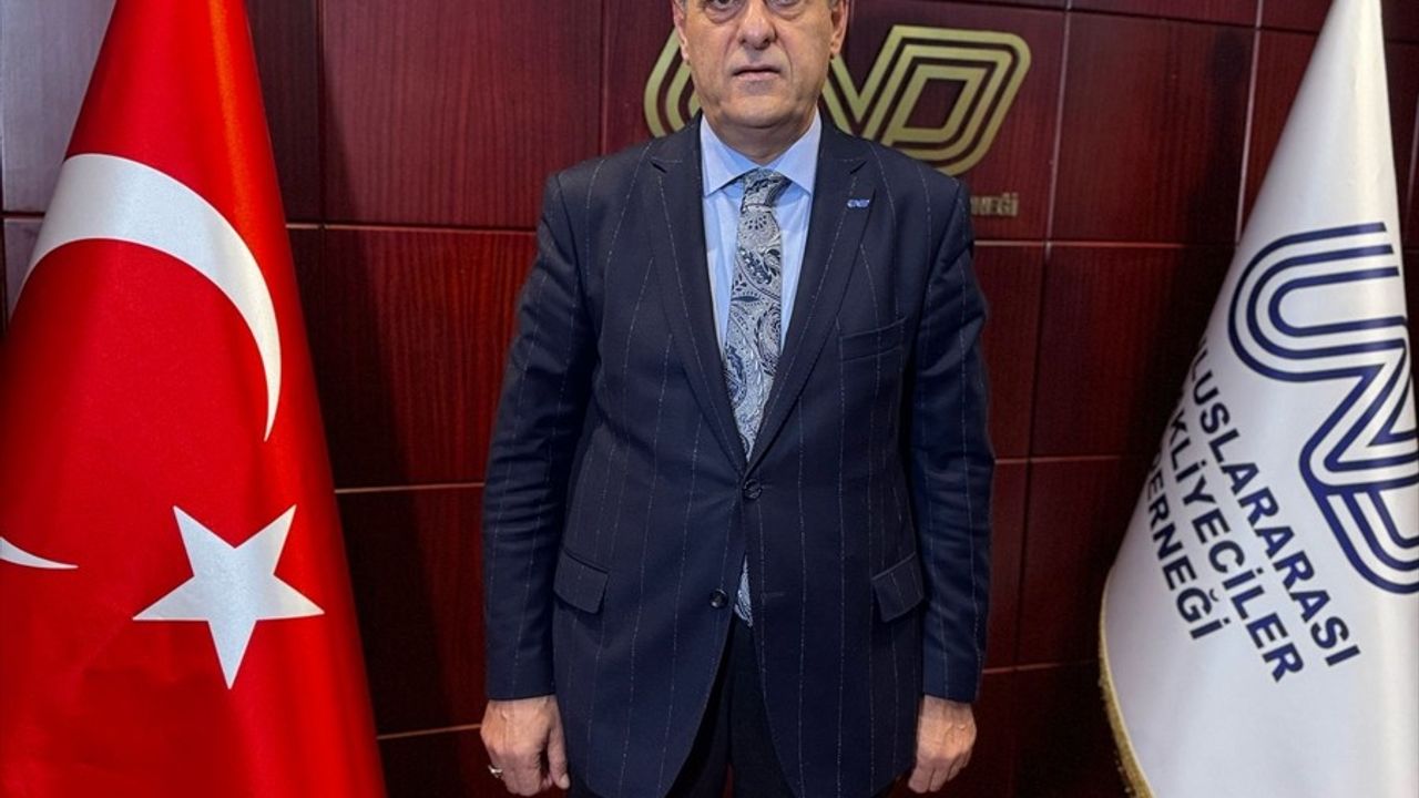 Nakliyeciler, Suriye'ye Sefer Sayısında İkilinin Geçmesini Bekliyor