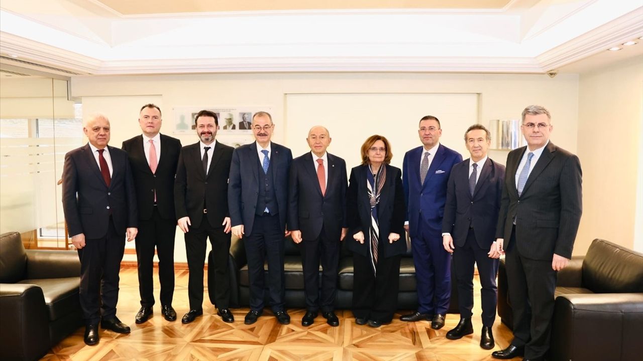 Nihat Özdemir, ÇEİS Yönetim Kurulu Başkanlığına Seçildi